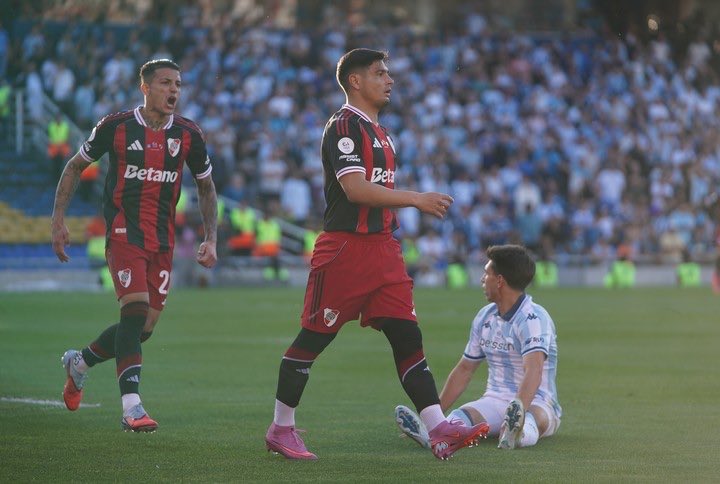 River se enfrentará a Racing en los octavos de final. Tras la finalización de la fecha 16 este lunes, quedó confirmado que la Academia será su rival en la fase eliminatoria del Clausura. El partido se disputará este próximo fin de semana en Avellaneda.