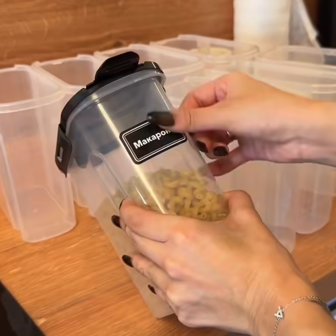 better call Сонь tweet media