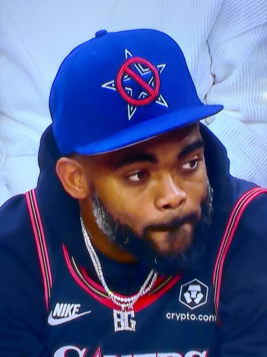 JoshReynolds24's tweet image. Brandon Graham is at the Sixers game rocking the greatest hat I’ve ever seen lmao

It’s rivalry week #DallasSucks