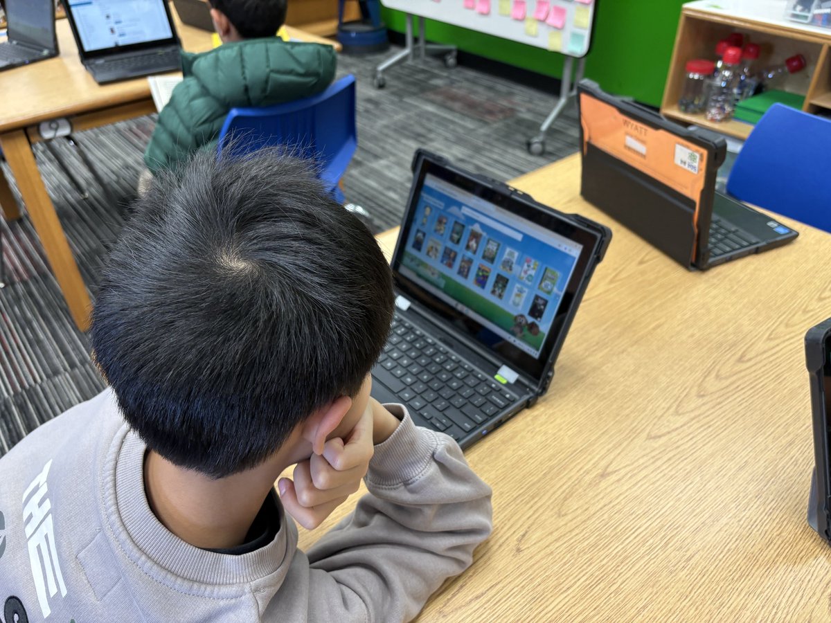 WallarooLibrary's tweet image. 3rd grade is exploring the PAC and kids catalog, placing holds and FINDING books on shelves! @PISDlibraries