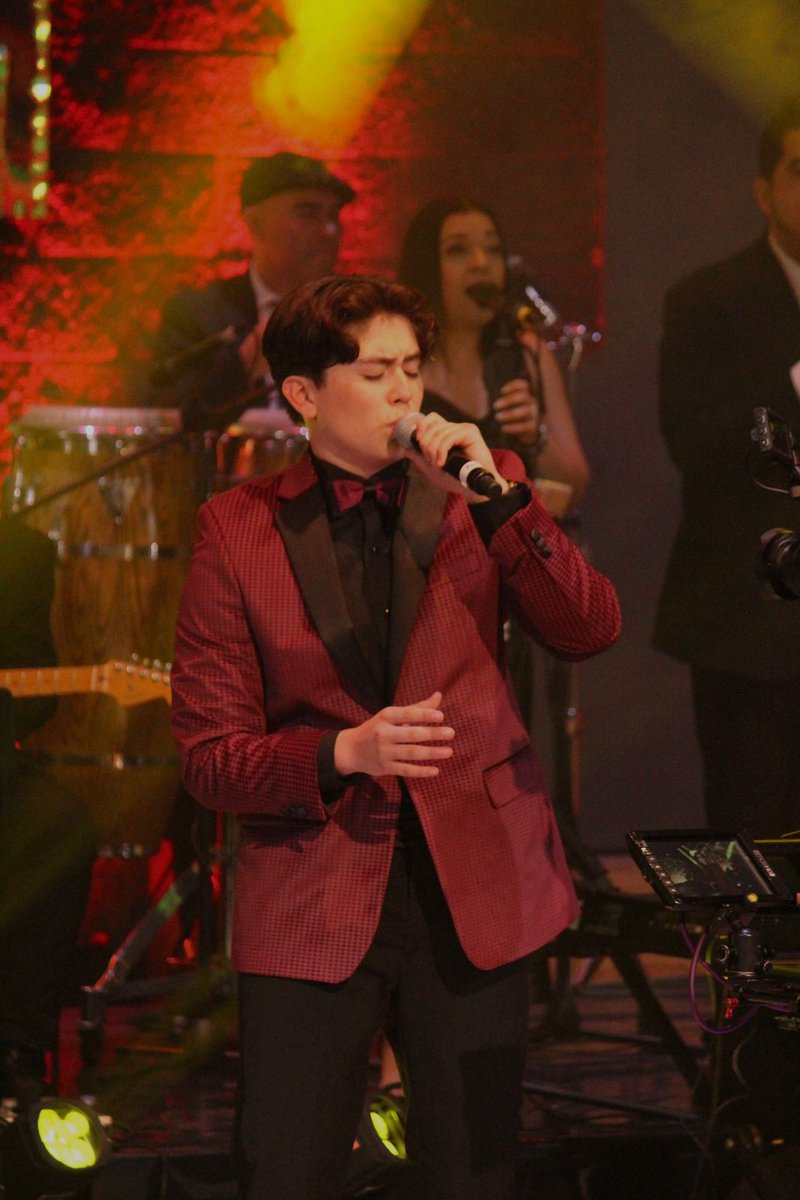 🎤 ¡Luis Alvarado, estudiante de la Prepa 7, estará mañana en la semifinal de #Rugido2025! 💪
🕓 16:00 hrs | 📍 Sala 2 del Conjunto Santander
¡Acompañemos a este gran talento! 💛💙
#TalentoP7 #OrgulloP7 #SomosP7