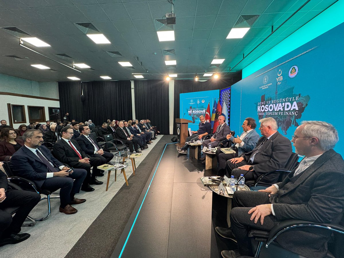 <a href="/haditurus/">A. Hadi Turus</a> <a href="/TC_PristineBE/">Türkiye in Kosovo</a> <a href="/tdpv2016/">TÜRK DÜNYASI PARLAMENTERLER VAKFI</a> “Dünü ve Bugünüyle Kosova’da Tarih, Toplum ve İnanç” paneli;
👤Ankara İlahiyat Fakültesi Temel İslam Bilimleri Bölüm Başkanı Prof. Dr. Şaban Ali Düzgün moderatörlüğünde,
🎙️Hacettepe Üniversitesi’nden Prof. Dr. Murat Önsoy,
🎙️Muş Alpaslan Üniversitesi’nden Dr. Abdulkadir Durguti,