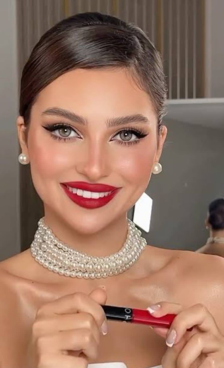 أفصل روج احمر على الإطلاق درجة 96
ثااابت وما ينشف الشفايف♥️

كىود خىصم قولدن سنت: Q676