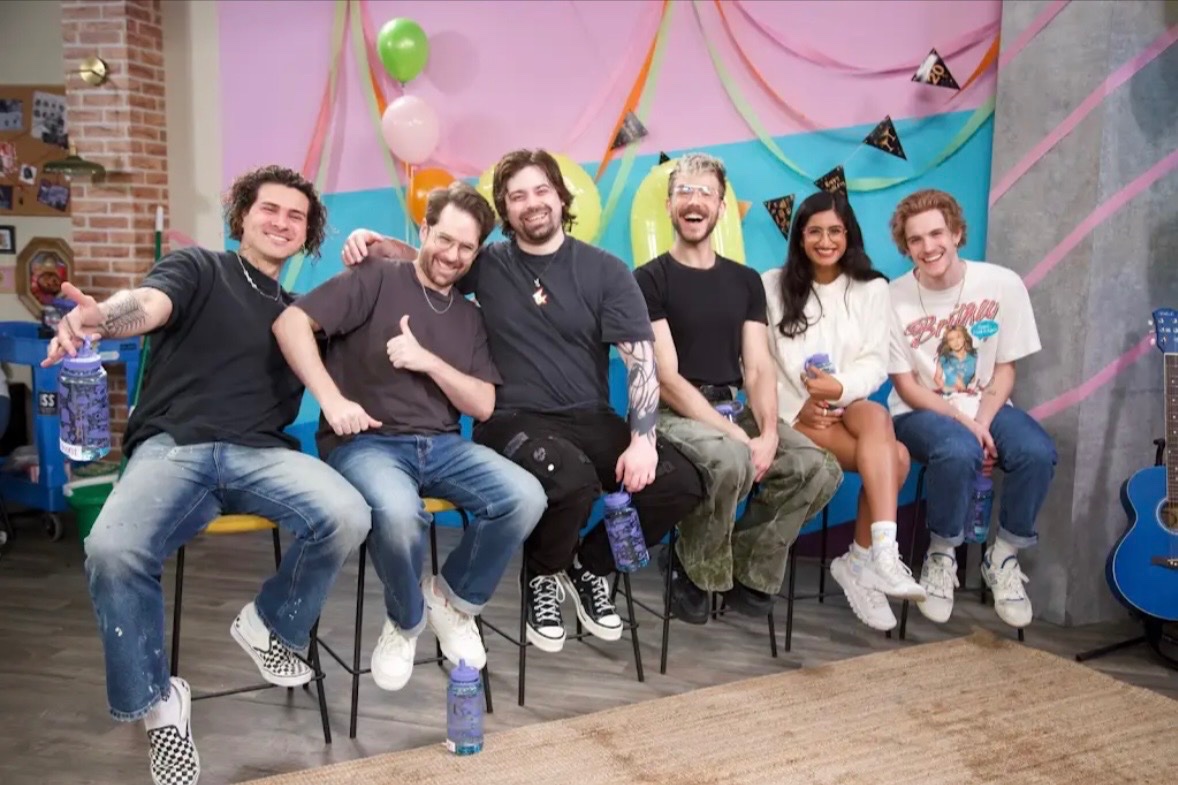 smoshbase_'s tweet photo. The Smosh Pit video for tomorrow is 'Try Not To Laugh'

"Tomorrow's TNTL is a special one! 🎈 Join us as
we celebrate 20 years of Smosh ft. many special guests and our crew 🥳🎉" https://t.co/3ig8rBVPay