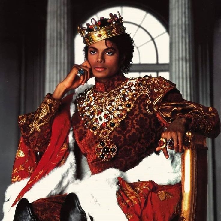 fei_rock's tweet image. 🔥 YA ES OFICIAL: 'Thriller' ha escalado al puesto #10 en el Hot 100 de Billboard, y Michael Jackson se convierte en el primer artista de la historia en conseguir entrar en el Top 10 en 6 décadas distintas (70's, 80's, 90's, 2000's, 2010's y 2020's).