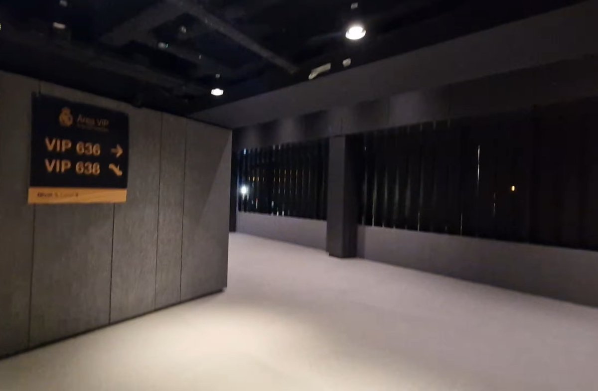 <a href="/_Futbolero_/">-1899-</a> Buenas fotos donde se ve la obra de ingeniería del exterior.
Se puede llegar a observar las modificaciones en fachada original, manteniendo el recuerdo del antiguo Bernabéu.
Una pena que no saques fotos recientes y de como ha quedado la antigua fachada.