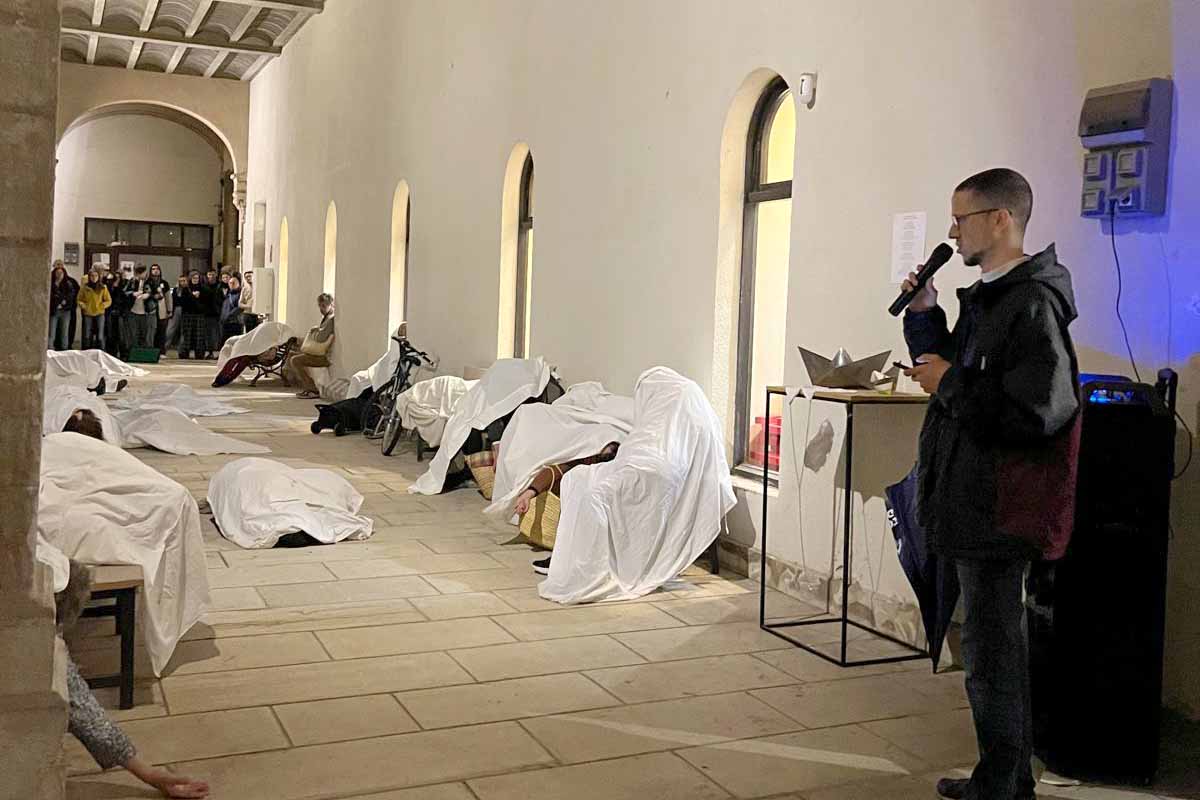 #ELDIACRÍTIC
Artistes contra la indiferència
▶️ Crònica de Roser Iborra de la inauguració de les dues exposicions en solidaritat amb Palestina que hi ha obertes a Vic fins el 28 de novembre
👉 elsetembre.cat/noticia/1913/a…