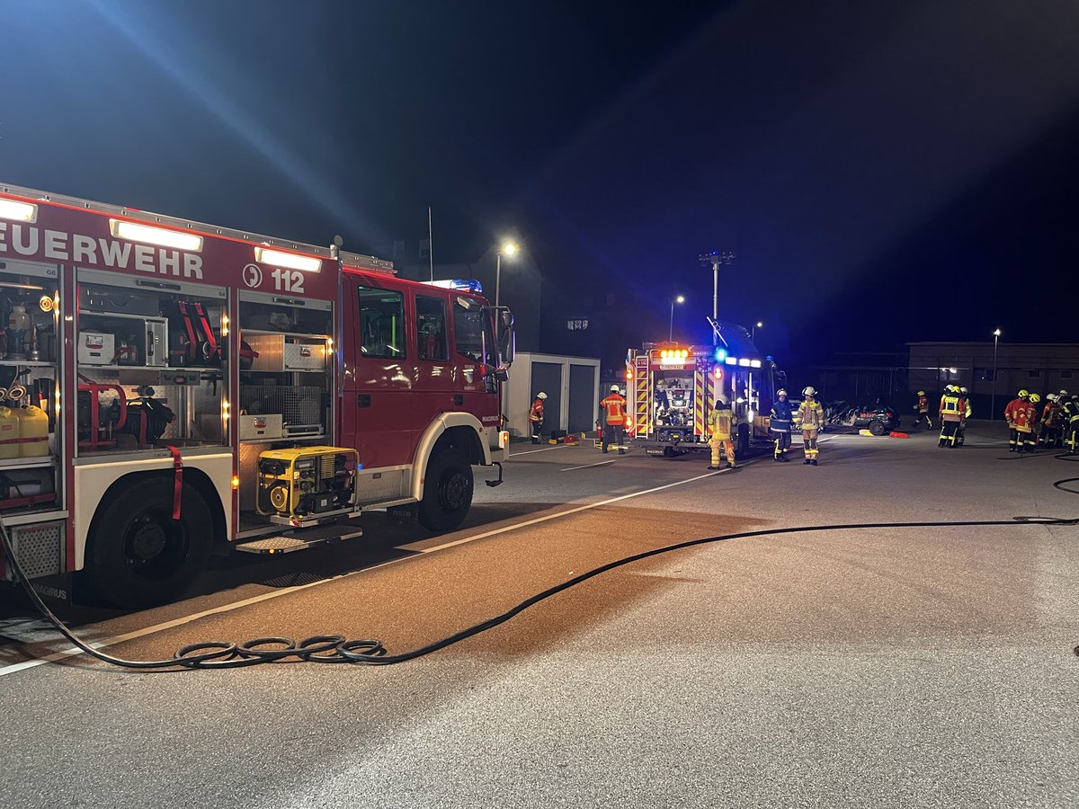 FBraunsbach's tweet photo. Zwei Mitglieder der Feuerwehr #Braunsbach haben heute erfolgreich ihre Grundausbildung der Freiwilligen Feuerwehr abgeschlossen.
Wir sind sehr stolz auf euch und freuen uns, euch nun offiziell in unseren Einsatzreihen begrüßen zu dürfen.
Danke für euer Engagement https://t.co/0ZSKVurJkM