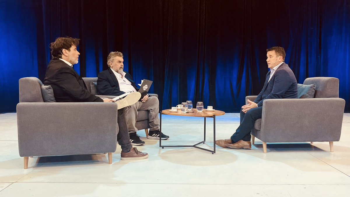 #HORAPOLITICA 2025
Conducen <a href="/SergioFaletto/">Sergio Luis Faletto</a> y <a href="/JFelcaro/">𝙹𝚊𝚟𝚒𝚎𝚛 𝙵𝚎𝚕𝚌𝚊𝚛𝚘</a>
21.00 Canal 7 <a href="/SomosRosarioOK/">Somos Rosario</a> y 520 <a href="/Flow_ar/">Flow</a>
23.00 Canal 23 Área Plus/Express
#Hoy entrevista al Presidente del <a href="/colabroorgar/">Colegio de Abogados Rosario (cuenta oficial)</a> <a href="/GaldeanoLucas/">Lucas Galdeano</a>