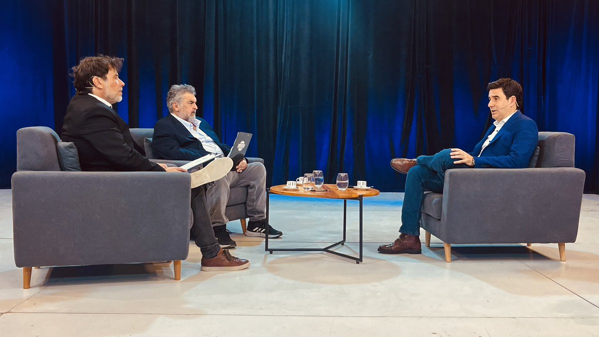 #HORAPOLITICA 2025
Conducen <a href="/SergioFaletto/">Sergio Luis Faletto</a> y <a href="/JFelcaro/">𝙹𝚊𝚟𝚒𝚎𝚛 𝙵𝚎𝚕𝚌𝚊𝚛𝚘</a>
21.00 Canal 7 <a href="/SomosRosarioOK/">Somos Rosario</a> y 520 <a href="/Flow_ar/">Flow</a>
23.00 Canal 23 Área Plus/Express
#Hoy entrevista al Diputado Nacional de <a href="/unionxlapatria/">Unión por la Patria 🇦🇷</a> <a href="/eduardotoniolli/">Eduardo Toniolli</a>