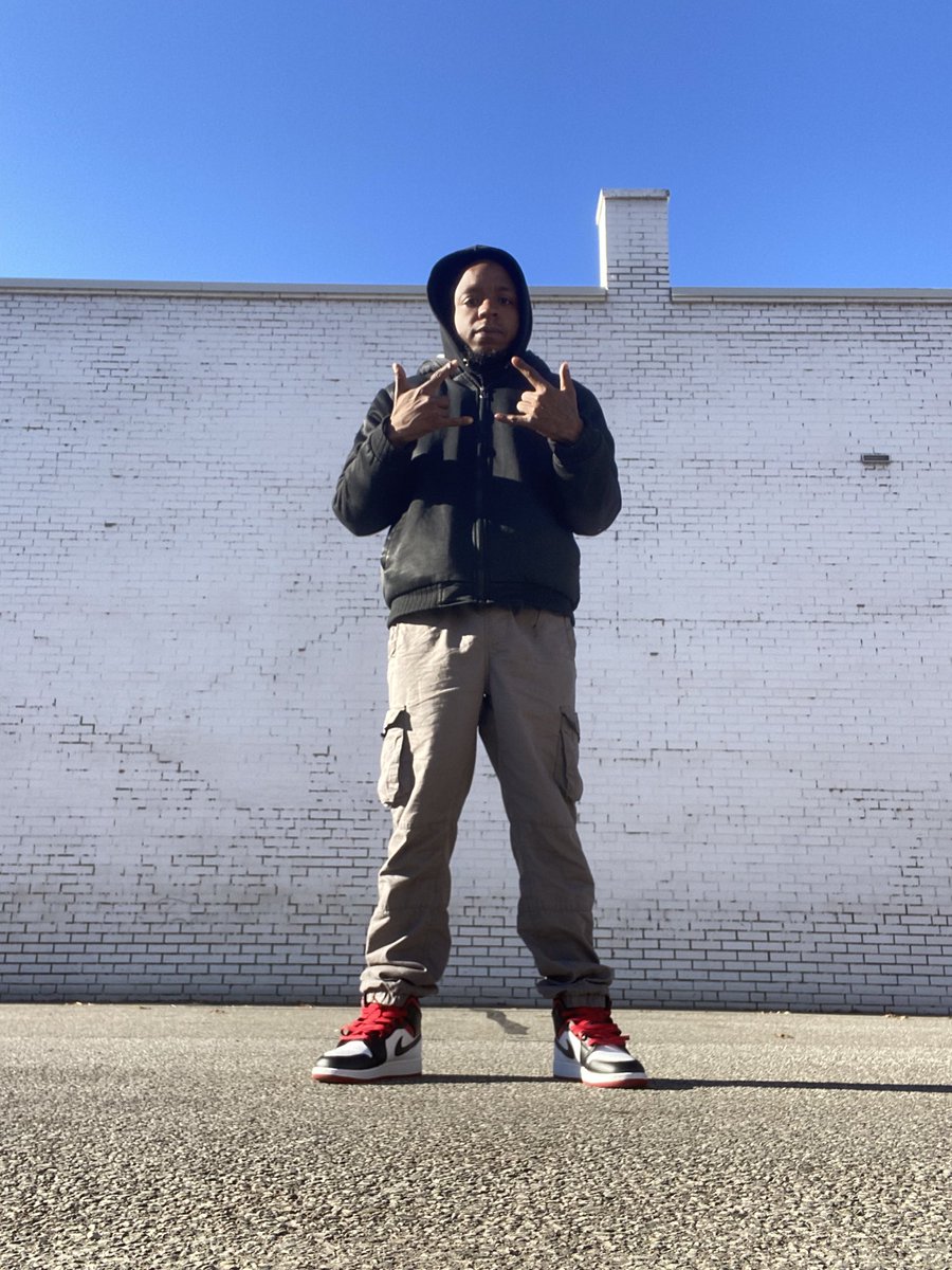 aaronlitty79x's tweet photo. I been through a lot I know they gone hate when I’m on top⏰👍🏽 🔪 https://t.co/dNOVmAld2A