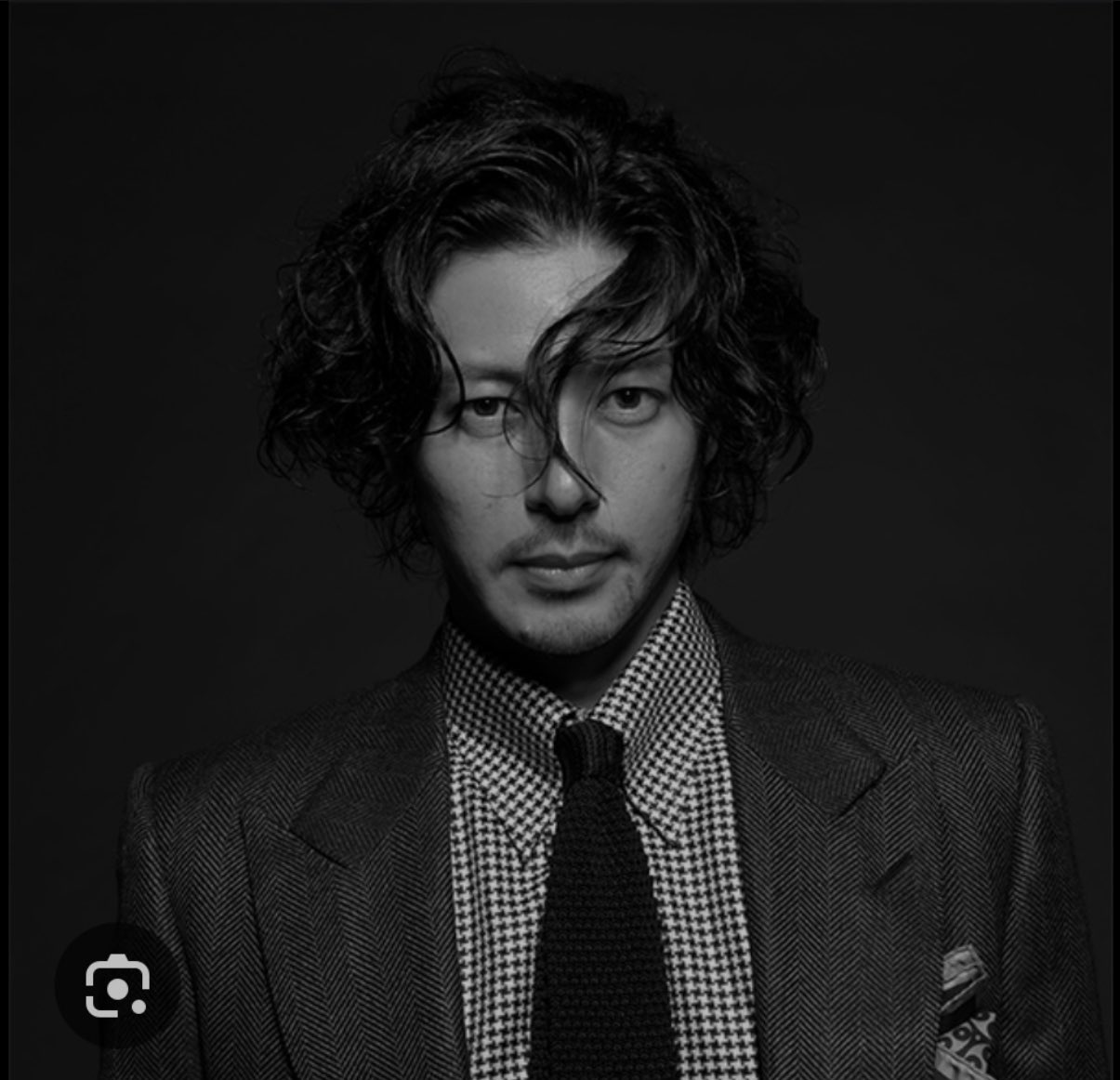 Cleobug101: post you and your celeb lookalike :-)
Link: https://x.com/cleobug101/status/1986122237255029026