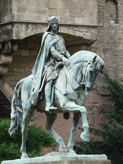 Ramon Berenguer III el Gran, comte de Barcelona i Girona, d'Osona, de Besalú, de Provença i de Cerdanya va morir a Barcelona el 19 de juliol de 1131.
La compilació dels usatges li donaren rang de líder supracomtal.
La nació catalana pren forma.
(Estàtua de Josep Llimona)