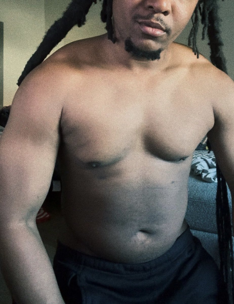 thatmanelowkey's tweet photo. Thickboi #getinthegym #THICK #workout #bigboy https://t.co/JJvJDOe2L4