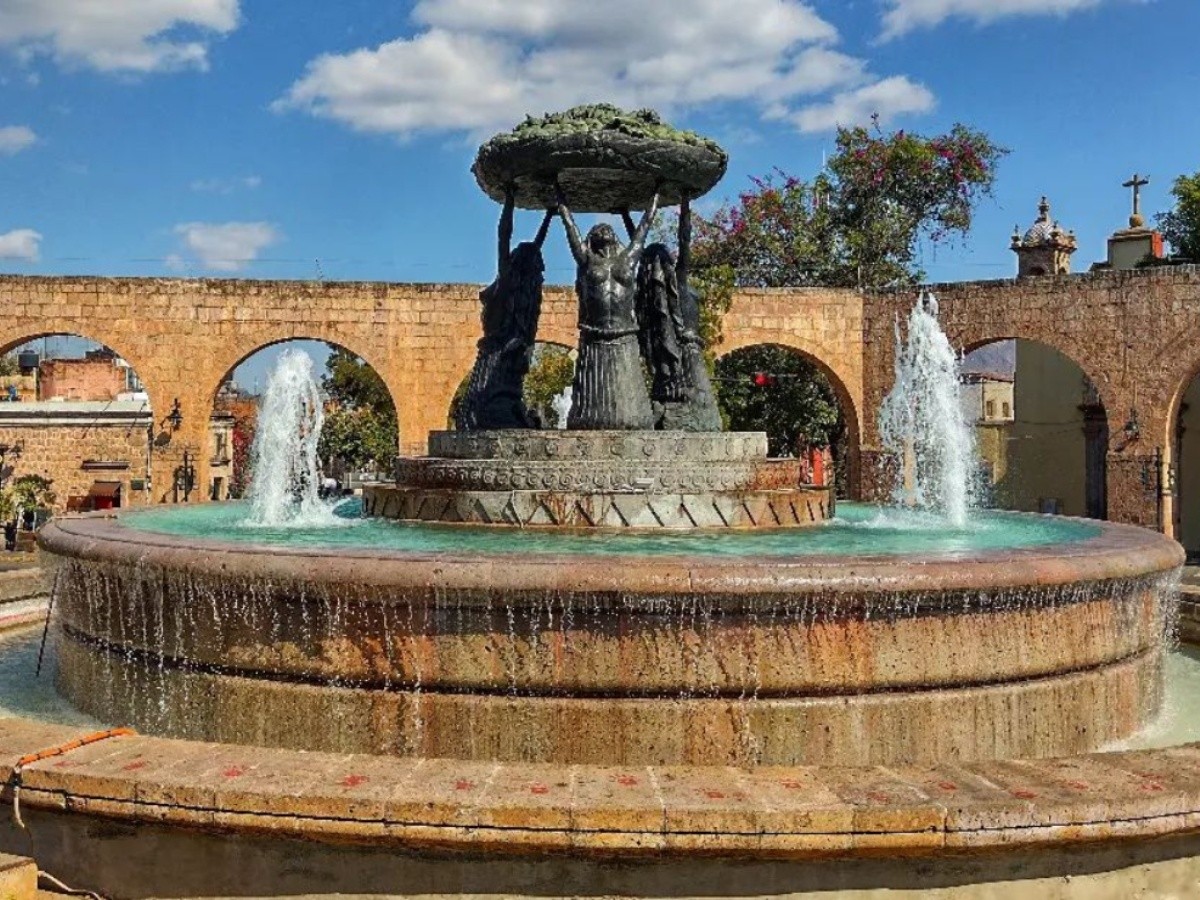 Turismo que construye paz. <a href="/SECTUR_mx/">SECTUR México</a> invertirá $300 millones en <a href="/Michoacan/">Michoacán</a> con 4 acciones clave:  

🏗️ Infraestructura turística 
🎭 Festival de ciudades patrimonio 
📚 Guía de experiencias locales 
📣 Campaña “Michoacán se vive”  

¿Qué te parece esta iniciativa?