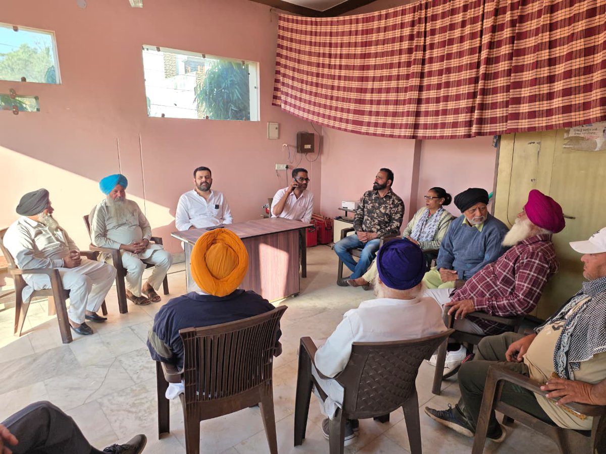 gurtejpannu55's tweet image. ਬੀਤੀ ਦਿਨੀਂ ਹਲਕਾ ਗੜ੍ਹਸ਼ੰਕਰ ਦੇ ਪਿੰਡ ਮੁੱਗੋਵਾਲ ਵਿਖੇ ਲੋਕ-ਮਿਲਣੀ ਕੀਤੀ ਅਤੇ ਲੋਕਾਂ ਦੀਆਂ ਸੱਮਸਿਆਵਾਂ ਨੂੰ ਸੁਣਿਆ। ਮੈਂ ਸਦਾ ਆਪਣੇ ਲੋਕਾਂ ਦੇ ਨਾਲ ਹਾਂ ਅਤੇ ਉਨ੍ਹਾਂ ਦੀ ਭਲਾਈ ਲਈ ਸਦਾ ਵਚਨਬੱਧ ਹਾਂ।

#congress #GurtejSinghPannu #Garhshankar #Punjab