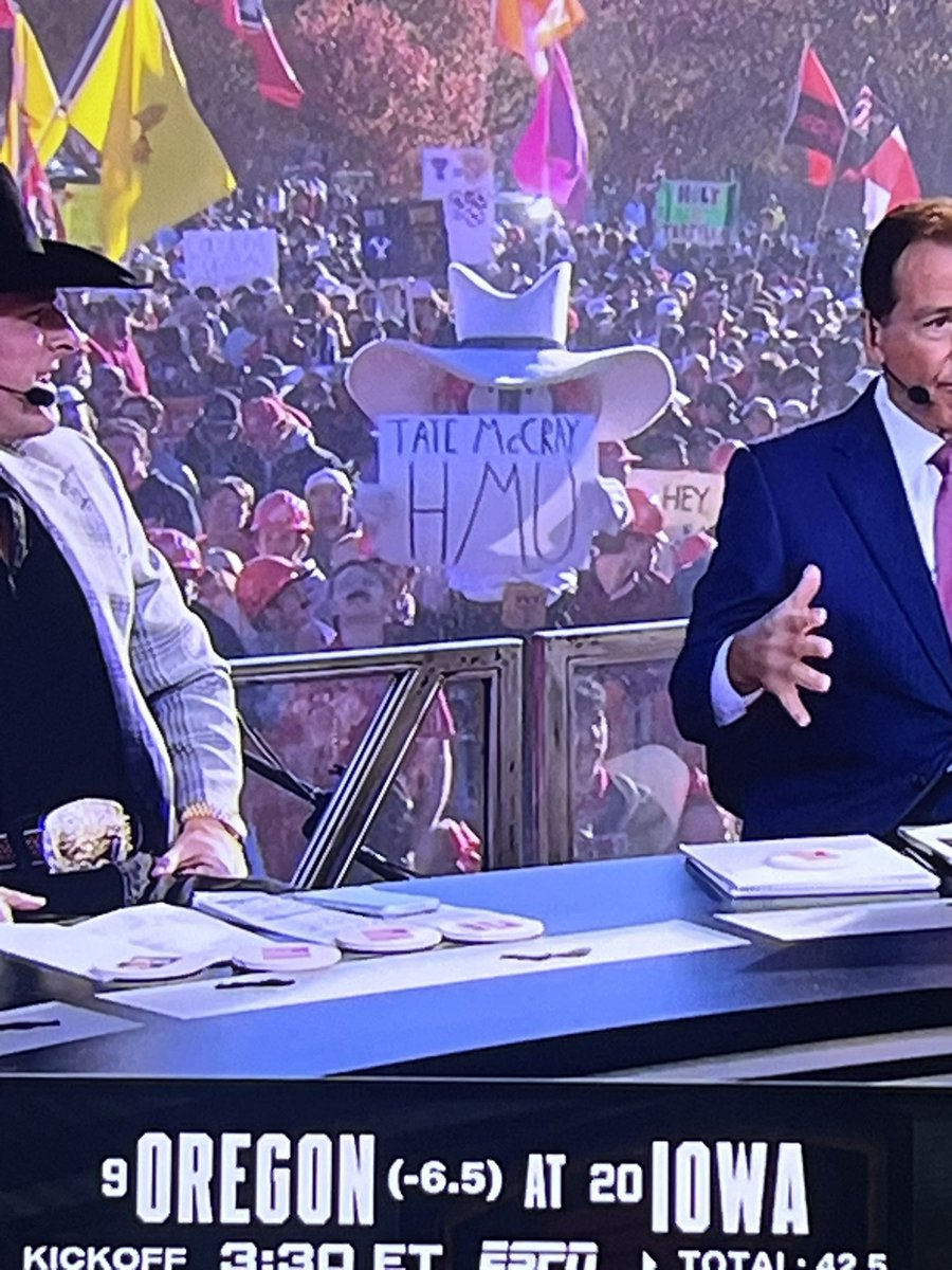 SchoovySnacks's tweet photo. Rewatching Gameday

@TTURaiderRed you dawg https://t.co/1DCLI53D4x
