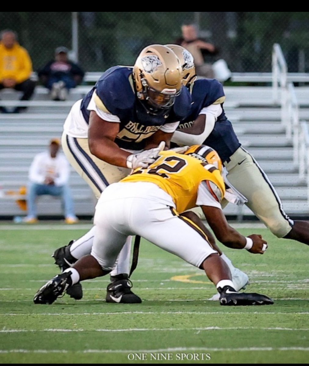 Congratulations to <a href="/merchedman/">Kamerenzebbs</a> for being selected second team all district. A force at 6’3 300 lbs. excited to see what his senior season looks like. #NewGarfield <a href="/MacStephens/">Mac Stephens</a> <a href="/jsupple28/">Coach Joe Supple</a> <a href="/Dave54Coach/">CoachDave54</a> 📸 <a href="/countryroadmama/">One Nine Sports</a>