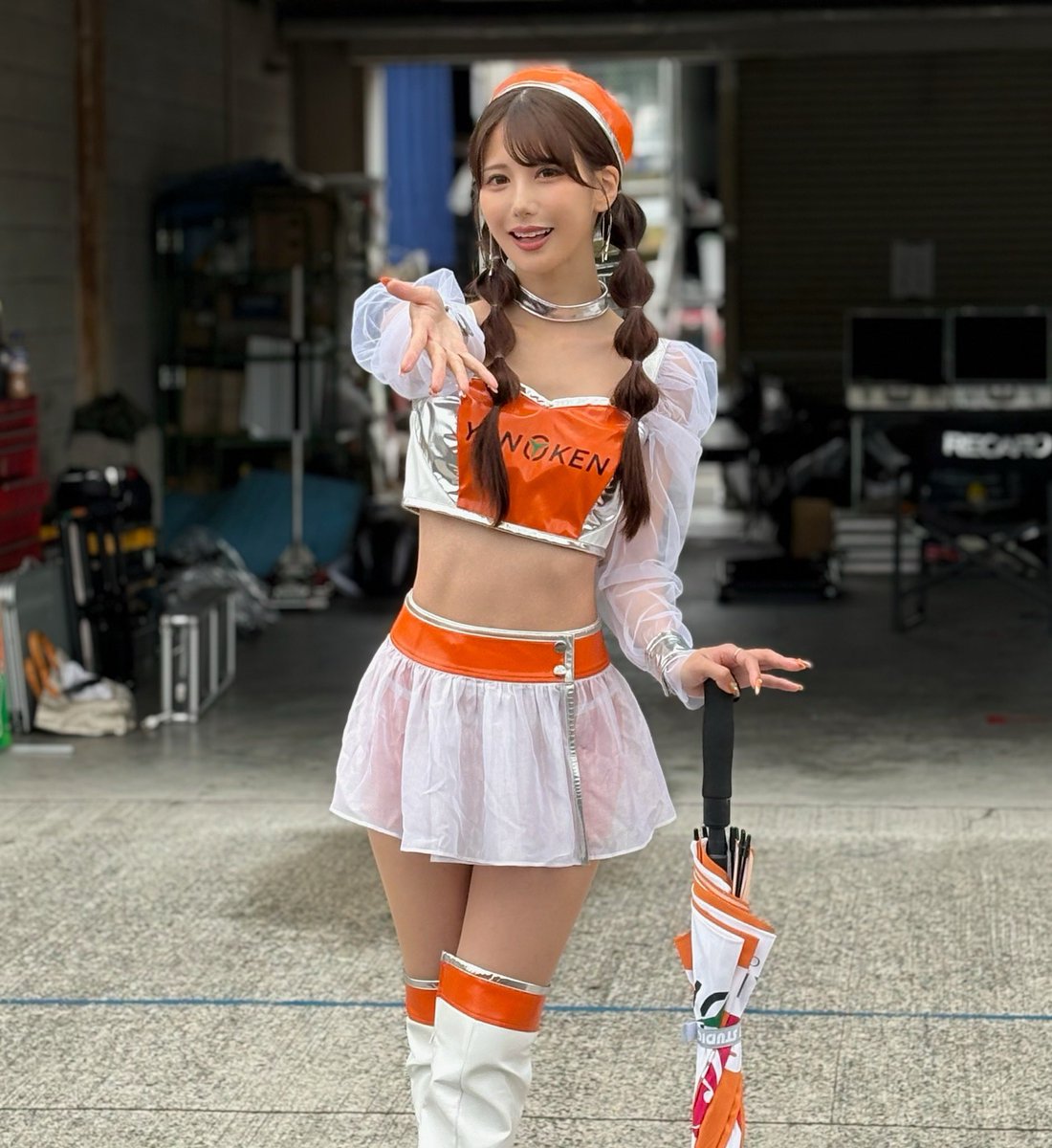 n_eitasan's tweet photo. 2025.10.26 S耐Rd6 OKAYAMA  

ピットウォークにて撮影。
#伊達望（＠mnn_ccc ）さん
ご対応ありがとうございました😊

#村上モータース
#QueensAngels
#S耐
#レースクイーン https://t.co/kj8ODX2DH5