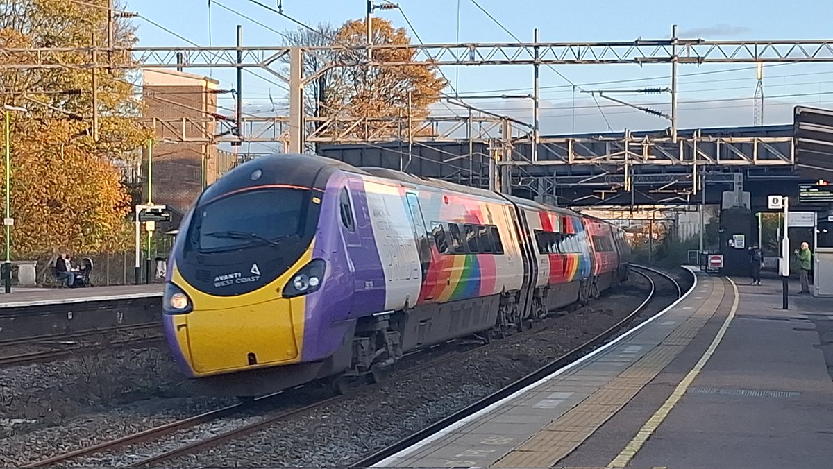 BritishTrainsRBX 🚆 (@rbxtrains) on Twitter photo 