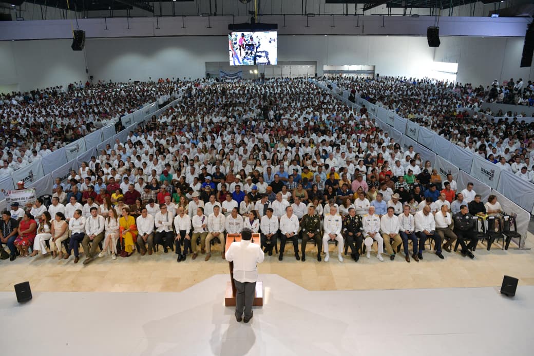 Seguridad pública y adversarios políticos, dos de los rubros abordados por el gobernador Javier May en su primer informe a nombre del <a href="/Gobdetabasco/">GOBIERNO DE TABASCO</a>. De ello escribe Kristian Cerino en <a href="/DiarioPresente/">Diario Presente</a> <a href="/LaChispaMX/">LaChispaMx</a> y <a href="/Sinremitente21/">Sin Remitente</a>
facebook.com/share/p/1GpZ9v…
