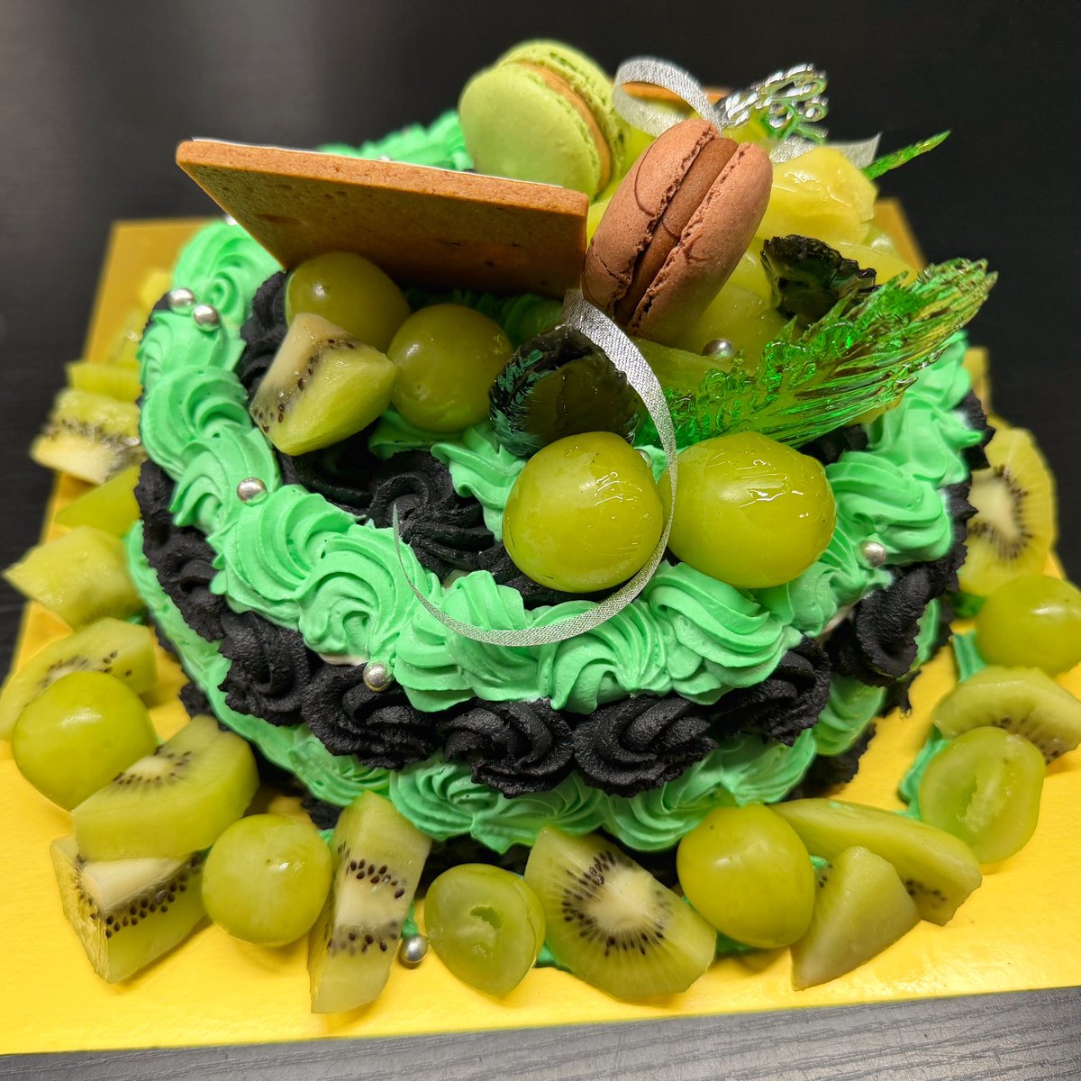 m_m_mackey1203's tweet image. 💚推しのケーキシリーズVol.18🎂

CUTIE STREET
板倉可奈ちゃんのお誕生日ケーキをつくりました🎂💚

可奈ちゃんの澄んだ瞳と、ふんわり柔らかいオーラ。
ステージに立つとスイッチが入って、大人っぽさと無邪気さが交互にのぞくあの感じ。…