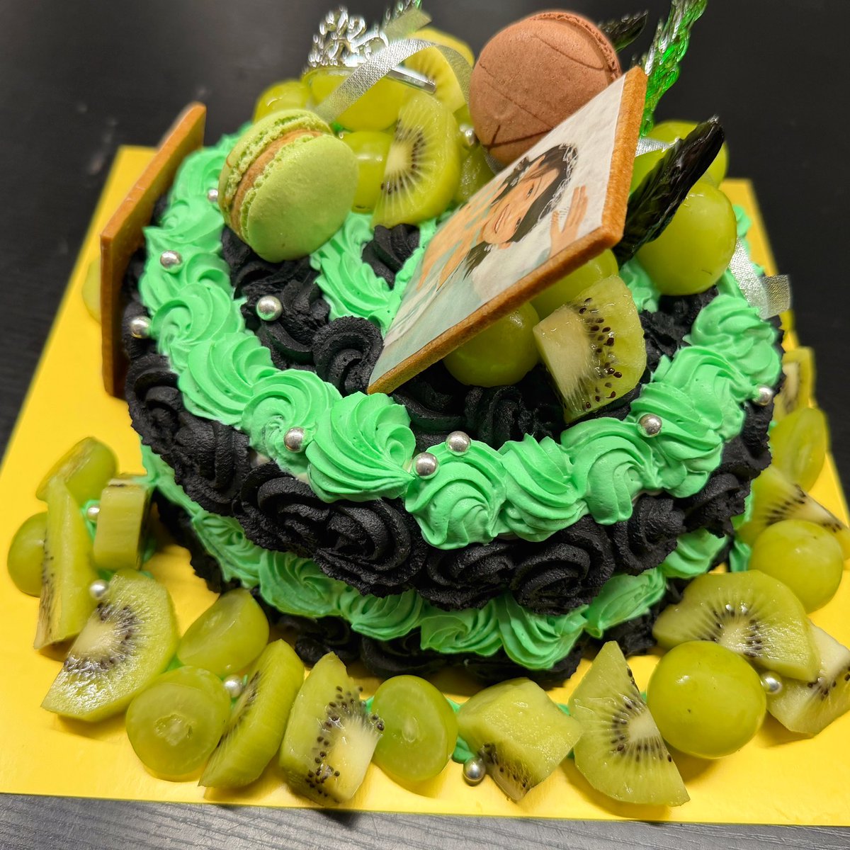 m_m_mackey1203's tweet image. 💚推しのケーキシリーズVol.18🎂

CUTIE STREET
板倉可奈ちゃんのお誕生日ケーキをつくりました🎂💚

可奈ちゃんの澄んだ瞳と、ふんわり柔らかいオーラ。
ステージに立つとスイッチが入って、大人っぽさと無邪気さが交互にのぞくあの感じ。…