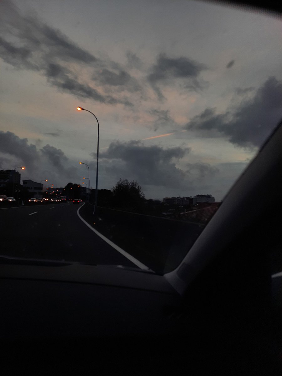 Albamuse's tweet photo. 🖤🖤✨✨#photooftheday #photo #photography #photobyme #sky #nofilter #car #jungkook https://t.co/l0wxhkJh72