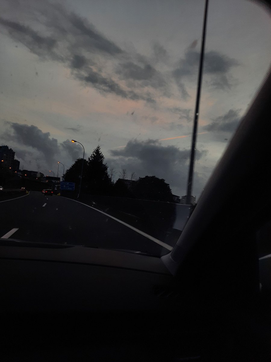 Albamuse's tweet photo. 🖤🖤✨✨#photooftheday #photo #photography #photobyme #sky #nofilter #car #jungkook https://t.co/l0wxhkJh72