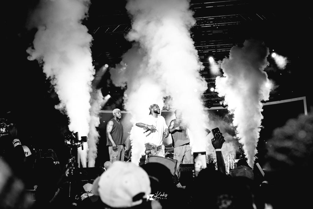 ayomide_kaka's tweet photo. @davido
#Davido #5iveAliveTour #Ibadan #WeRiseByLiftingOthers #OBO @bellanaijaweddings @myweddingnigeria @sugarweddings #thestreetphotographyhub #thesbond @weddingdigestnaija @loveweddingsng #canonafrica  @whatsupibadan @tiwathetailor @oyostategovt @zlatan_ibile @wemabank https://t.co/qvFfkEfGfq