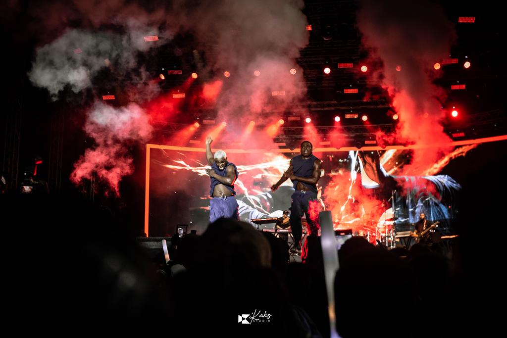 ayomide_kaka's tweet photo. @davido
#Davido #5iveAliveTour #Ibadan #WeRiseByLiftingOthers #OBO @bellanaijaweddings @myweddingnigeria @sugarweddings #thestreetphotographyhub #thesbond @weddingdigestnaija @loveweddingsng #canonafrica  @whatsupibadan @tiwathetailor @oyostategovt @zlatan_ibile @wemabank https://t.co/qvFfkEfGfq