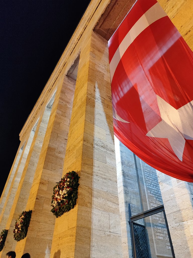 piremature's tweet photo. Seni sevmekten ve sana gelmekten hiç usanmayacağım https://t.co/5EeWGzRAwX