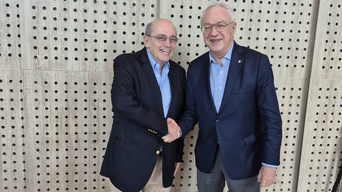 CancilleriaPeru's tweet photo. #NoticiasTorreTagle desde 🇨🇴 | El canciller concluyó su agenda bilateral en Santa Marta en la que se impulsó una renovada apuesta por el multilateralismo y el combate al crimen organizado.

👉 https://t.co/OtM18MufYw