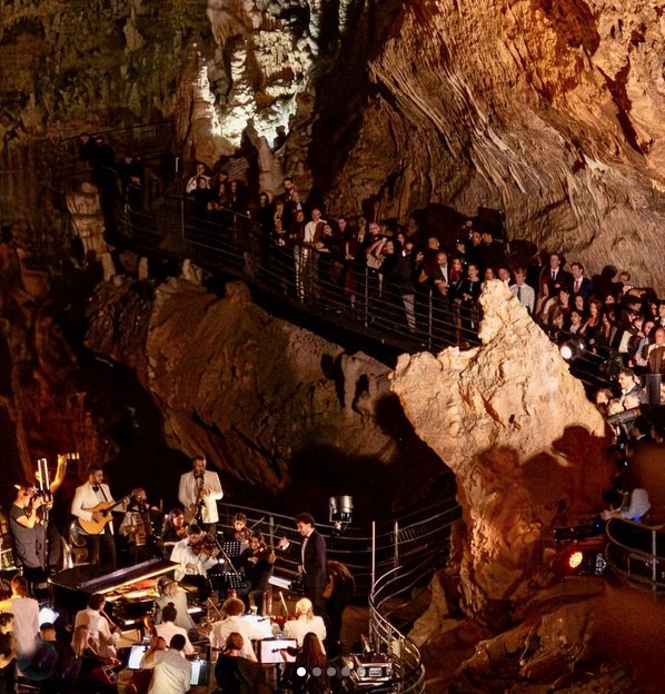 شو رجع صار بقصة العرس بمغارة جعيتا؟
حدا سمع شي تبرير من وزارة السياحة؟
او قطعت و خلصت الtrend على يومين و خلص؟
بتذكر كان معنا meta glasses بالمغارة كانوا علقولنا مشنقة🤣