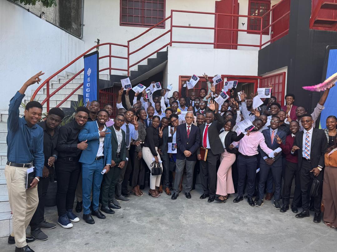 71 nouveaux diplomés  en #DataScience  et #IntelligenceArtificielle,  Génie logiciel et #CyberSécurité après une formation intensive de 6 mois, grâce à un partenariat  Akademi  - <a href="/UQuisqueyaHaiti/">Université Quisqueya</a> . 
 C’est le message d’espoir d’une génération prête à changer la trajectoire du