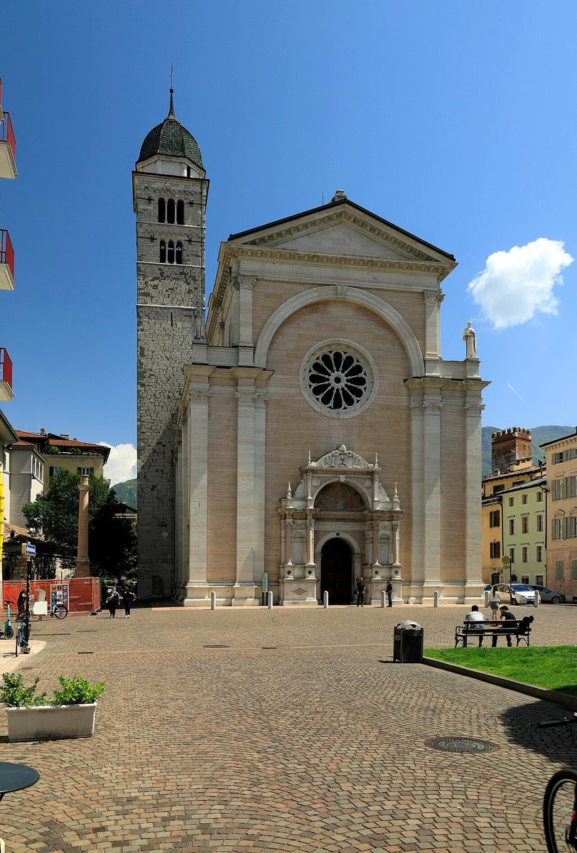 Italian 🚅🇮🇹🇻🇦 tweet media