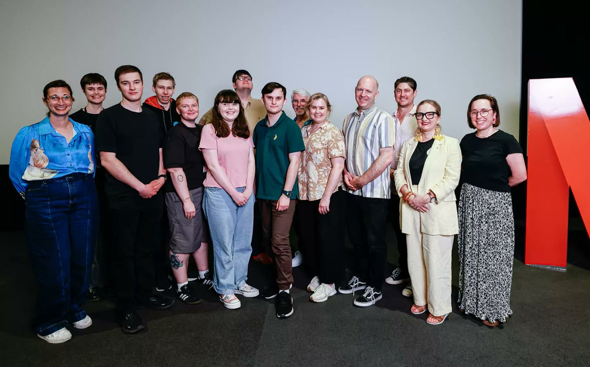 rob_mcknight's tweet photo. Six emerging creatives join NETFLIX backed Lumina VFX 2025 cohort

Read More -> https://t.co/cRUfWMQThM

#BusStopFilms #Lumina #Netflix #SpectrumFilms #VFX 
https://t.co/PrDk9XYXOb https://t.co/3Kz0kDF3VE