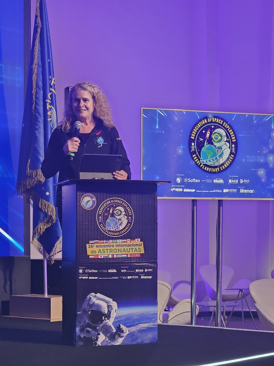 ASE_Astronauts's tweet image. #ASE36 Day 4: ASE President @Astro_Payette moderated the final Technical Session of this year's Planetary Congress called "Spaceship Earth," which aimed to "transcend the technical aspects and explore the astronaut perspective somewhat differently"!