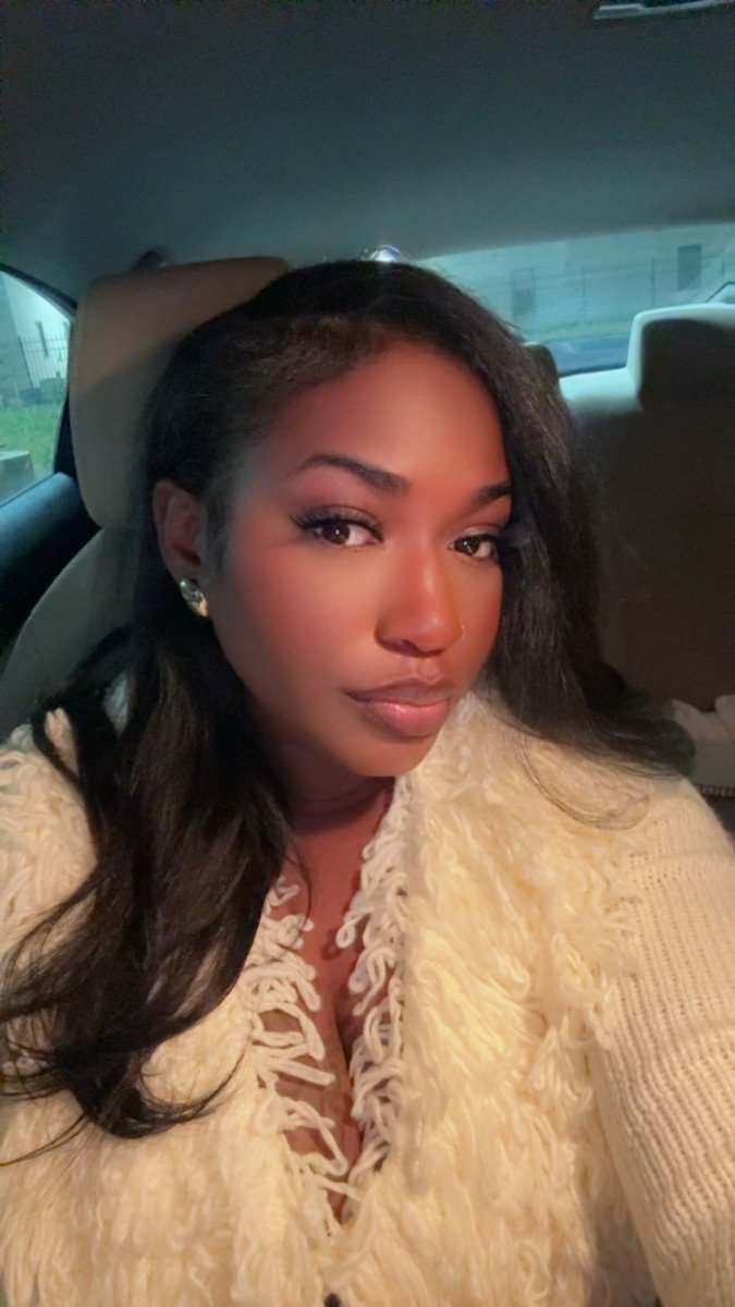 _Chelleway's tweet photo. Happy birthday to me! 11/9 ♏️ 💕🥳 🎂 https://t.co/baADGS2Ec9