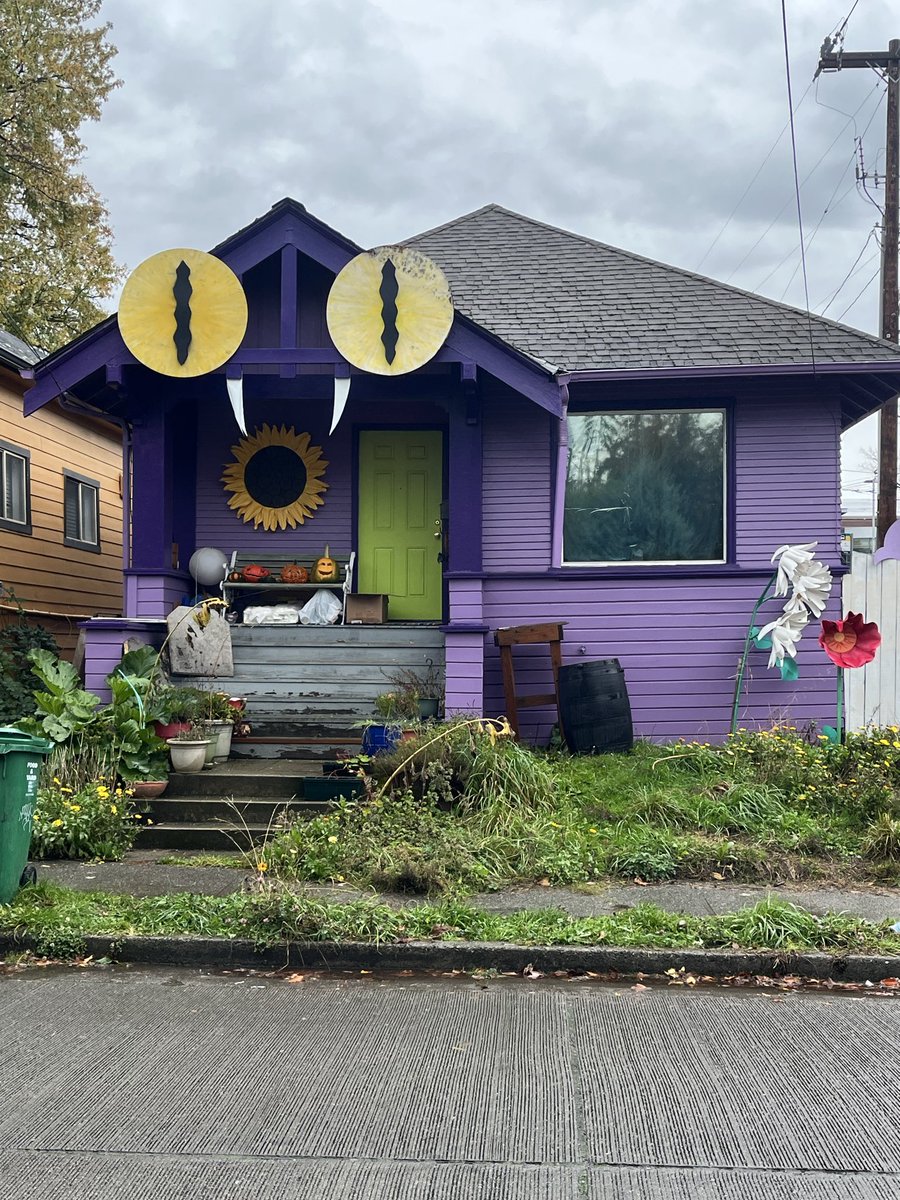 Laylinespost's tweet image. Hausu