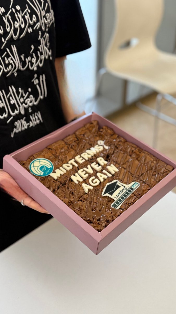 Lk_Alhammad's tweet image. 10/11/2025🥳🎓
إحتفال آخر ميد ترم 🤍