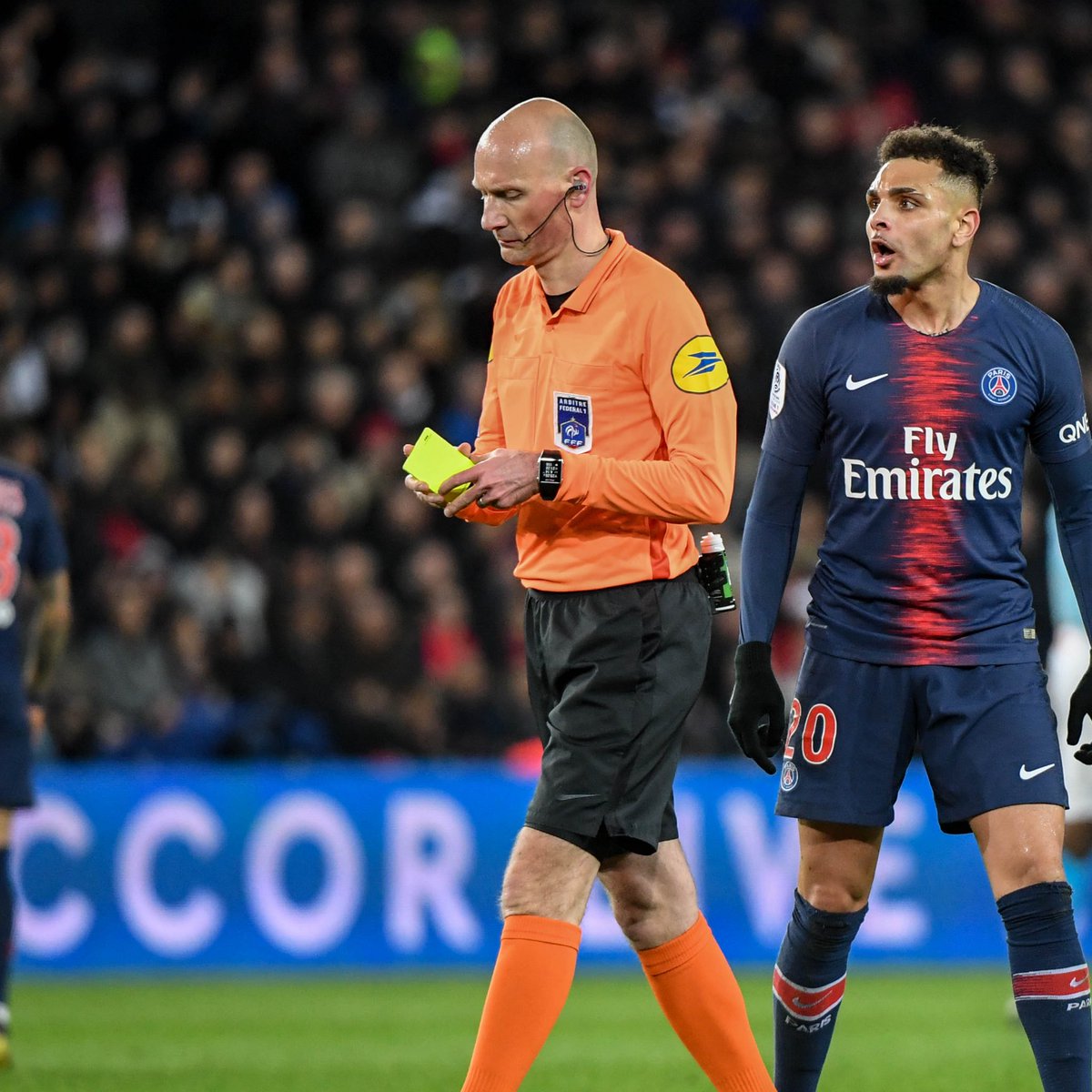 _BeFootball's tweet image. 🚨💣 𝗨𝗡𝗘 𝗥𝗘́𝗨𝗡𝗜𝗢𝗡 𝗘𝗡𝗧𝗥𝗘 𝗟𝗘𝗦 𝗖𝗟𝗨𝗕𝗦 𝗗𝗘 𝗟𝗜𝗚𝗨𝗘 𝟭 𝗘𝗧 𝗟𝗘𝗦 𝗔𝗥𝗕𝗜𝗧𝗥𝗘𝗦 𝗔𝗨𝗥𝗔 𝗟𝗜𝗘𝗨 𝗟𝗘 𝟭𝗘𝗥 𝗗𝗘́𝗖𝗘𝗠𝗕𝗥𝗘 ! 🫣🇫🇷

Les relations clubs-arbitres, à l’image de 𝗰𝗿𝗶𝘁𝗶𝗾𝘂𝗲𝘀 𝗰𝗼𝗻𝘀𝘁𝗮𝗻𝘁𝗲𝘀 de la part des 𝗷𝗼𝘂𝗲𝘂𝗿𝘀,…