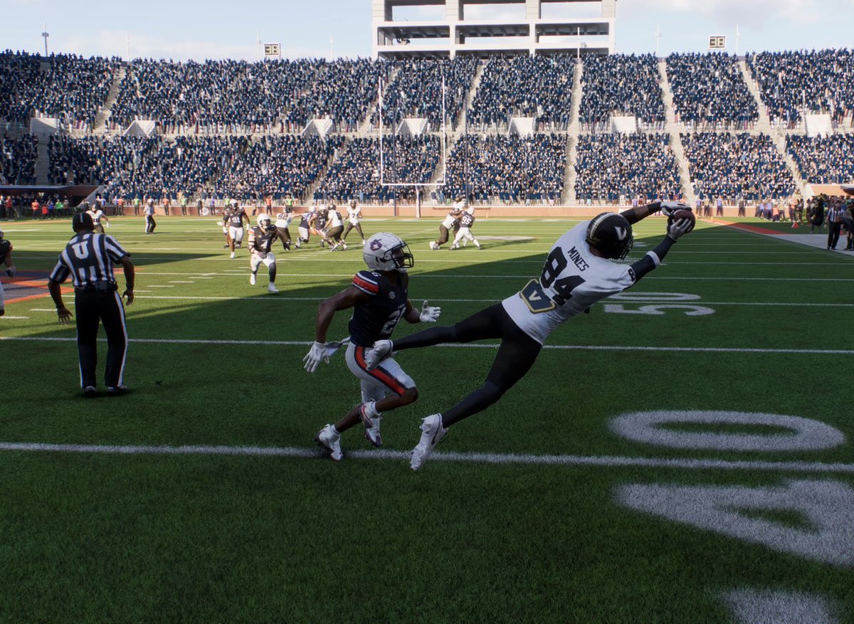 Greg Mines goes all out for the game-sealing catch to pull off the upset. 

<a href="/_CampusLegends/">Campus Legends</a>