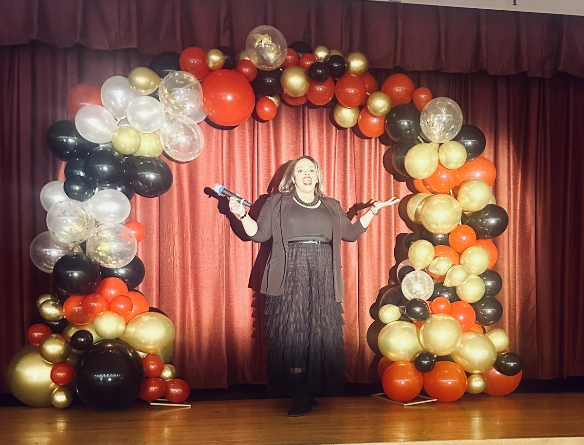 Thomas4Leaders's tweet image. Celebrating MLK MS Stars! 🌟 
Lights, Camera, Appreciation 
@BrandiKOverton @Johnson4Change @MaryEllenDixo17