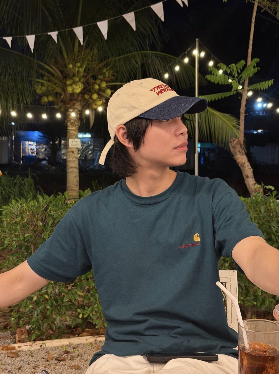 Two lovely cats having a good time together 🌞🌚🐱✨

#CatForCash #FirstKhaotung
#FirstKanaphan #Khaotungg