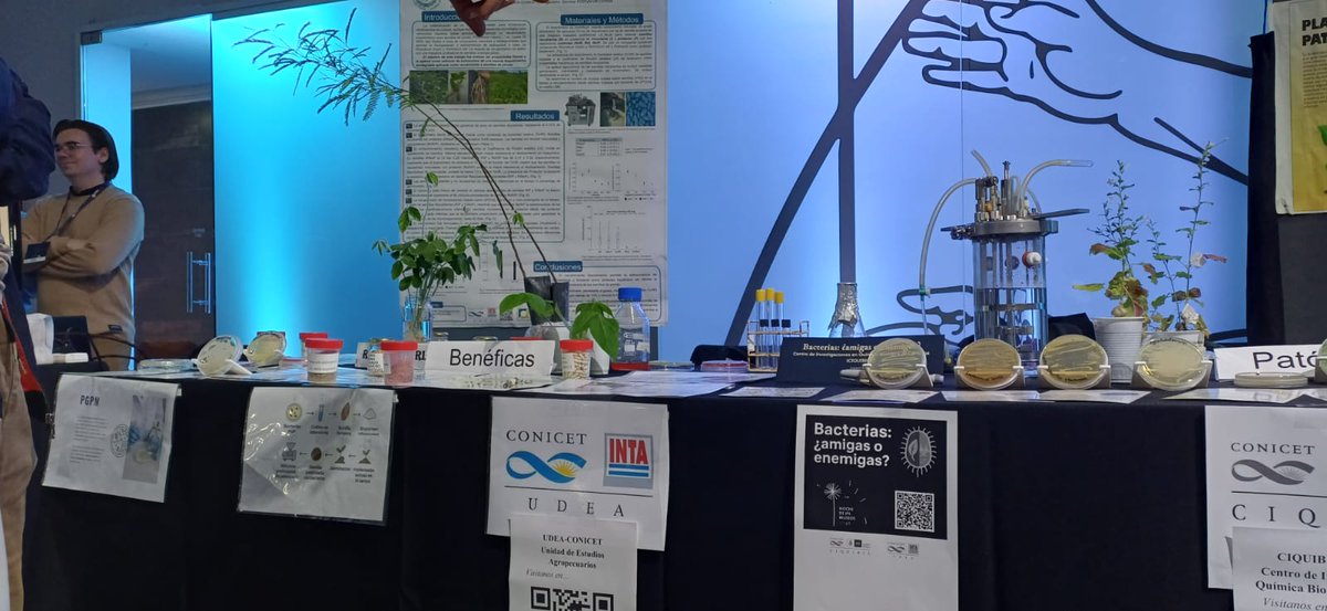 intaCIAP's tweet photo. 👨‍🔬La Unidad de Estudios Agropecuarios participó en conjunto con @ciquibic de la última ❞𝐍𝐨𝐜𝐡𝐞 𝐝𝐞 𝐥𝐨𝐬 𝐦𝐮𝐬𝐞𝐨𝐬❞que se realizó en la ciudad de Córdoba. https://t.co/d7s8nKvdIU