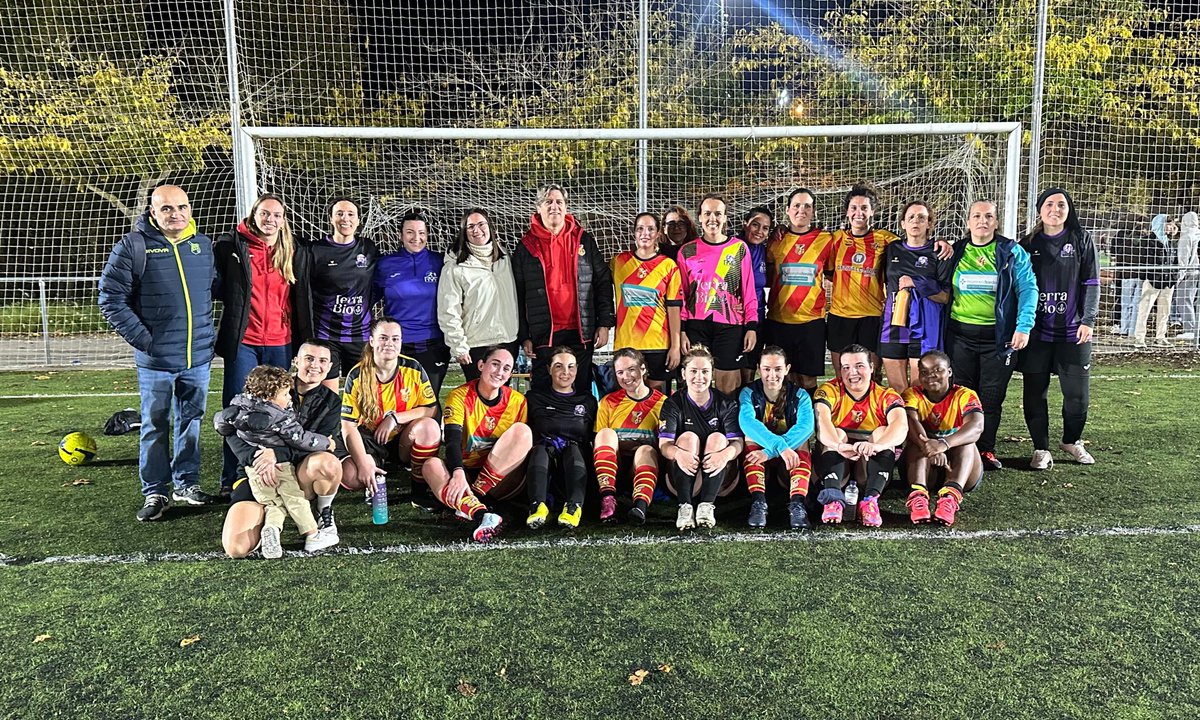 CFTordera's tweet photo. A seguir sempre endavant‼️

El sènior femení B s’estrena! La família segueix creixent i les jugadores han gaudit d’un bon partit i ambient! Tot i el resultat (CFTordera B 0-5 Futmares UE Figueres) primeres sensacions positives. Ho passarem MOLT bé!

#cftordera #tordera #futbolcat https://t.co/6BUaoFF2ov