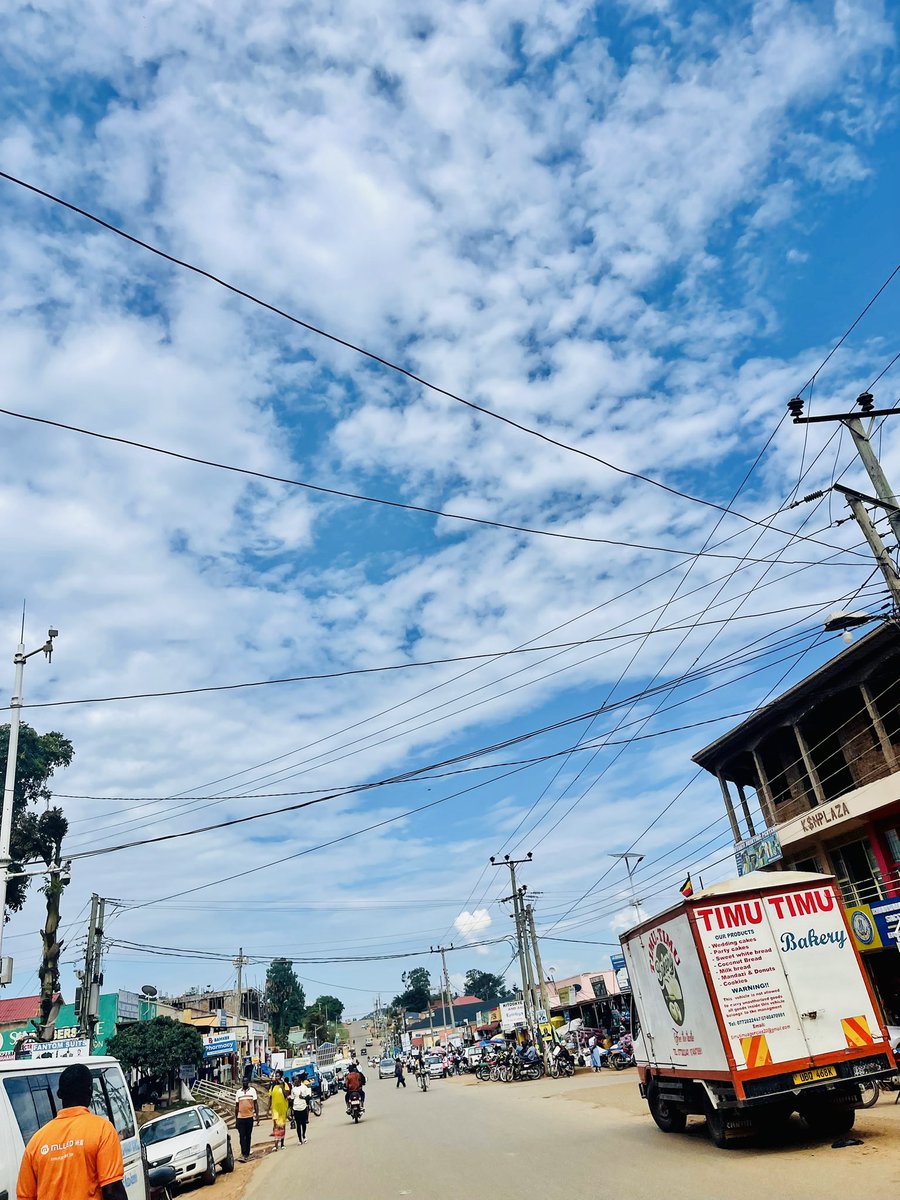 Facts about Ibanda &amp; it’s neighborhood Kitagwenda

I never knew Ibanda is actually more developed, busier &amp; cleaner than Mbarara, Interestingly, the most profitable businesses here are restaurants &amp; lodges, they make a lot of money since people from all over the country flock to