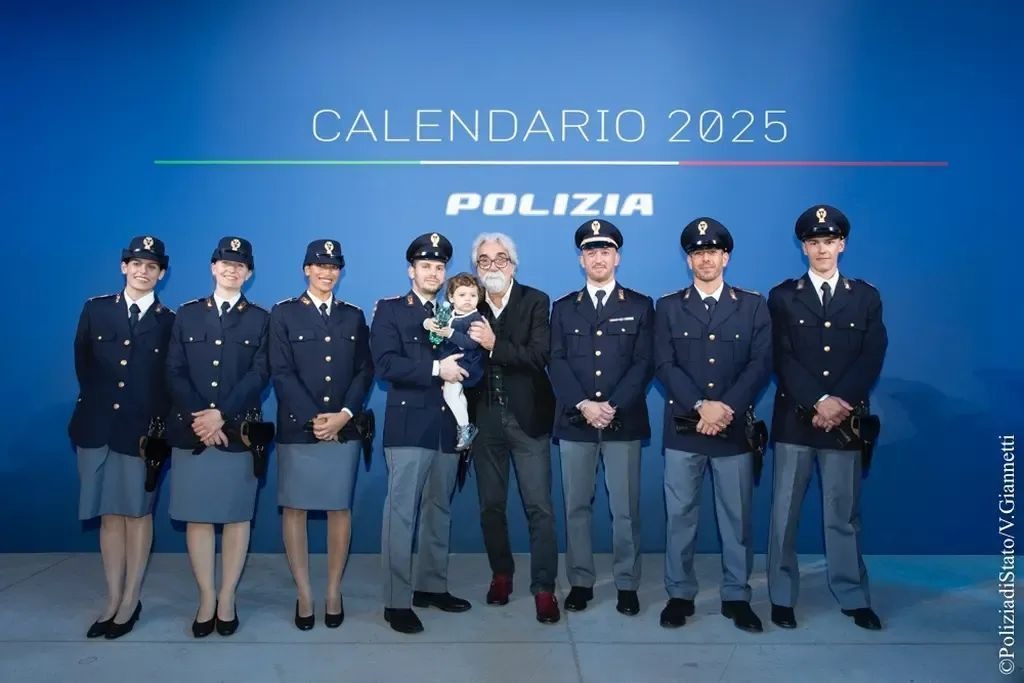 Alla presentazione del #CalendarioPolizia 2026 ricordato il maestro Beppe Vessicchio, amico della #PoliziadiStato ed ambasciatore Unicef per molti anni.
#essercisempre #10novembre