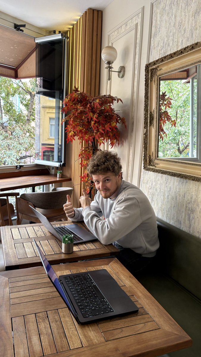 Bugün bir digital nomad olan Tyler ile tanıştım. Kahvaltı da lahmacun yiyip sonra da beraber çalıştık. O da Upwork’te çalışan freelance bir yazılımcı. Konuşacak çok konu bulduk. 6 aydır Türkiyedeymiş. Birçok da ülke gezmiş. Hayat nomadlara güzel diyebilir miyiz? <a href="/burningpremium/">Tyler Prahm</a>